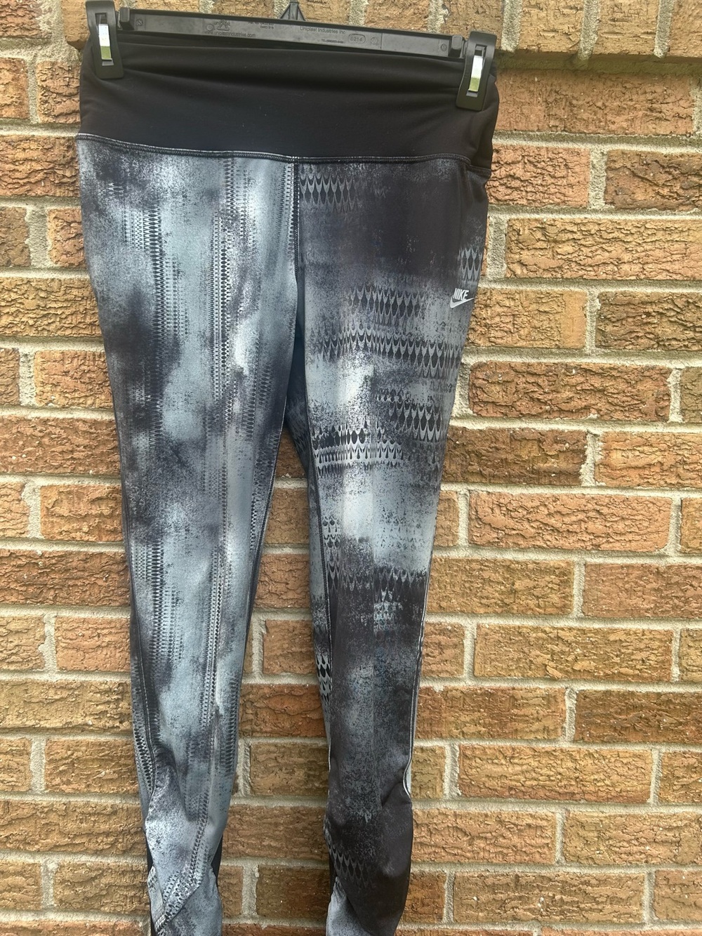 Nike Women's Dri fit abstract Patterned Performance stir up leggings size XL